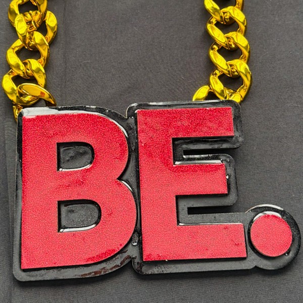 BE. Chain closeup